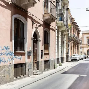  Appartamento Vecchio Bastione • Unico Ambiente • •